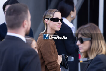 2024-09-19 - A guest arrives at the Prada fashion show during the Milan Womenswear Spring/Summer 2025 on September 19, 2024 in Milan, Italy. ©Photo: Cinzia Camela. - PRADA - ARRIVALS - MILAN FASHION WEEK - WOMENSWEAR SPRING/SUMMER 2025 - NEWS - FASHION