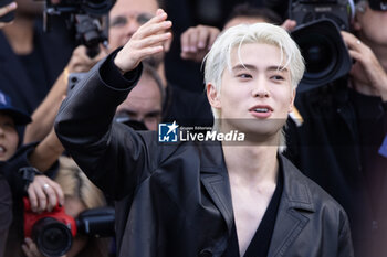 2024-09-19 - Jaehyun arrives at the Prada fashion show during the Milan Womenswear Spring/Summer 2025 on September 19, 2024 in Milan, Italy. ©Photo: Cinzia Camela. - PRADA - ARRIVALS - MILAN FASHION WEEK - WOMENSWEAR SPRING/SUMMER 2025 - NEWS - FASHION