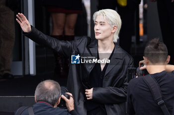 2024-09-19 - Jaehyun leaves the Prada fashion show during the Milan Womenswear Spring/Summer 2025 on September 19, 2024 in Milan, Italy. ©Photo: Cinzia Camela. - PRADA - ARRIVALS - MILAN FASHION WEEK - WOMENSWEAR SPRING/SUMMER 2025 - NEWS - FASHION