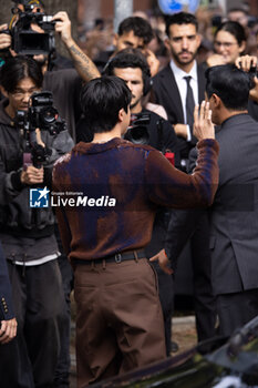 2024-09-20 - Jin of BTS arrives at the Gucci Women's Spring Summer 2025 Fashion Show during the Milan Fashion Week Womenswear Spring/Summer 2025 at Triennale di Milano on September 20, 2024 in Milan, Italy. ©Photo: Cinzia Camela. - GUCCI - ARRIVALS - WOMEN'S SPRING SUMMER 2025 FASHION SHOW  - NEWS - FASHION