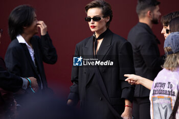 2024-09-20 - Kasia Smutniak leaves the Gucci Women's Spring Summer 2025 Fashion Show during the Milan Fashion Week Womenswear Spring/Summer 2025 at Triennale di Milano on September 20, 2024 in Milan, Italy. ©Photo: Cinzia Camela - GUCCI - ARRIVALS - WOMEN'S SPRING SUMMER 2025 FASHION SHOW  - NEWS - FASHION