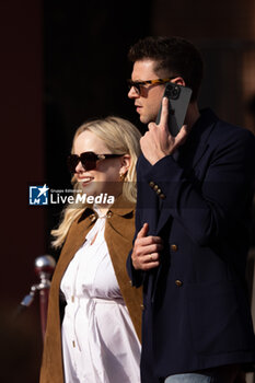 2024-09-20 - Nicola Coughlan and a guest leave the Gucci Women's Spring Summer 2025 Fashion Show during the Milan Fashion Week Womenswear Spring/Summer 2025 at Triennale di Milano on September 20, 2024 in Milan, Italy. ©Photo: Cinzia Camela - GUCCI - ARRIVALS - WOMEN'S SPRING SUMMER 2025 FASHION SHOW  - NEWS - FASHION