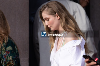 2024-09-20 - Hannah Dodd attends the Gucci Women's Spring Summer 2025 Fashion Show during the Milan Fashion Week Womenswear Spring/Summer 2025 at Triennale di Milano on September 20, 2024 in Milan, Italy. ©Photo: Cinzia Camela - GUCCI - ARRIVALS - WOMEN'S SPRING SUMMER 2025 FASHION SHOW  - NEWS - FASHION