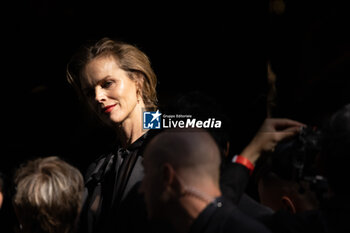 2024-09-21 - Eva Herzigova arrives at the Dolce & Gabbana fashion show during the Milan Womenswear Spring/Summer 2025 on September 21, 2024 in Milan, Italy. ©Photo: Cinzia Camela. - DOLCE & GABBANA - ARRIVALS - MILAN FASHION WEEK - WOMENSWEAR SPRING/SUMMER 2025 - NEWS - FASHION