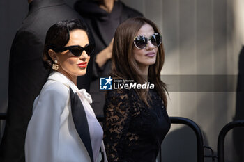 2024-09-21 - Paola Iezzi e Chiara Iezzi arrive at the Dolce & Gabbana fashion show during the Milan Womenswear Spring/Summer 2025 on September 21, 2024 in Milan, Italy. ©Photo: Cinzia Camela. - DOLCE & GABBANA - ARRIVALS - MILAN FASHION WEEK - WOMENSWEAR SPRING/SUMMER 2025 - NEWS - FASHION