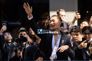 2024-09-21 - A guest arrives at the Dolce & Gabbana fashion show during the Milan Womenswear Spring/Summer 2025 on September 21, 2024 in Milan, Italy. ©Photo: Cinzia Camela. - DOLCE & GABBANA - ARRIVALS - MILAN FASHION WEEK - WOMENSWEAR SPRING/SUMMER 2025 - NEWS - FASHION