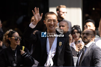 2024-09-21 - A guest arrives at the Dolce & Gabbana fashion show during the Milan Womenswear Spring/Summer 2025 on September 21, 2024 in Milan, Italy. ©Photo: Cinzia Camela. - DOLCE & GABBANA - ARRIVALS - MILAN FASHION WEEK - WOMENSWEAR SPRING/SUMMER 2025 - NEWS - FASHION