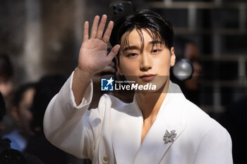 2024-09-21 - Choi San arrives at the Dolce & Gabbana fashion show during the Milan Womenswear Spring/Summer 2025 on September 21, 2024 in Milan, Italy. ©Photo: Cinzia Camela. - DOLCE & GABBANA - ARRIVALS - MILAN FASHION WEEK - WOMENSWEAR SPRING/SUMMER 2025 - NEWS - FASHION