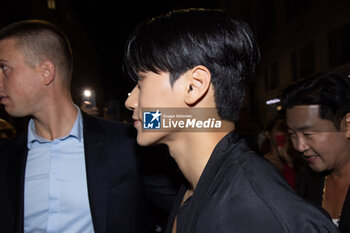 2024-09-21 - Choi San is seen departing the Dolce & Gabbana after party on September 21, 2024, in Milan, Italy. ©Photo: Cinzia Camela. - DOLCE & GABBANA AFTER PARTY AT MARTINI BAR - NEWS - FASHION