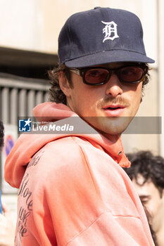 2024-09-22 - Jacob Elordi is seen during the Milan Fashion Week - Womenswear Spring/Summer 2025 on September 22, 2024 in Milan, Italy. ©Photo: Cinzia Camela. - CELEBRITY SIGHTINGS - MILAN FASHION WEEK - WOMENSWEAR SPRING/SUMMER 2025 - NEWS - FASHION