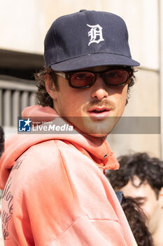 2024-09-22 - Jacob Elordi is seen during the Milan Fashion Week - Womenswear Spring/Summer 2025 on September 22, 2024 in Milan, Italy. ©Photo: Cinzia Camela. - CELEBRITY SIGHTINGS - MILAN FASHION WEEK - WOMENSWEAR SPRING/SUMMER 2025 - NEWS - FASHION