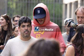 2024-09-22 - Jacob Elordi is seen during the Milan Fashion Week - Womenswear Spring/Summer 2025 on September 22, 2024 in Milan, Italy. ©Photo: Cinzia Camela. - CELEBRITY SIGHTINGS - MILAN FASHION WEEK - WOMENSWEAR SPRING/SUMMER 2025 - NEWS - FASHION