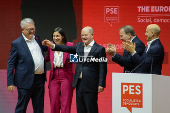 2024-03-02 - From left to right: Nicolas Schmit, Elly Schlein, Olaf Scholz, Stefan Lofven, Giacomo Filibeck - 2024 PES ELECTION CONGRESS - NEWS - POLITICS