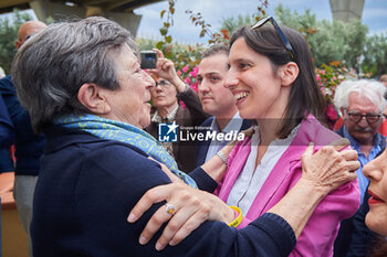 2024-05-27 - Elly Schlein and Isa Mantelli president of Calabrian Solidarity Centre - ELLY SCHLEIN VISITS CALABRIAN SOLIDARITY CENTRE - NEWS - POLITICS
