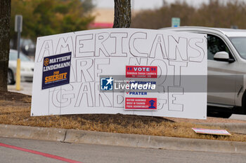 2024-11-05 - Signs greet voters outside a polling place on the last day of the early voting period ahead of the Nov. 5 General Election. - VOTING DAY - UNITED STATES PRESIDENTIAL ELECTION IN TEXAS - NEWS - POLITICS