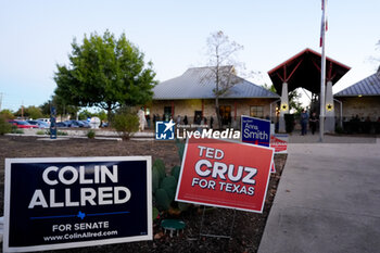 2024-11-05 - Voters line up outside a polling place in the final hour of voting in the US General Election. Voters across the state capital area were met with short lines at most polling places throughout the day, as more than 9 million Texans took advantage of the state’s ease of early voting ahead of Election Day. - VOTING DAY - UNITED STATES PRESIDENTIAL ELECTION IN TEXAS - NEWS - POLITICS