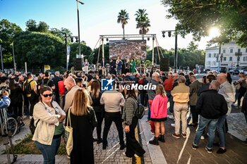 2024-06-03 - Folla - CHIUSURA CAMPAGNA ELETTORALE GAVINO MARIOTTI SINDACO SASSARI - REPORTAGE - POLITICS