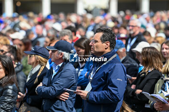 2024-04-28 - The faithful follow the Holy Mass in prayer - VISIT OF HOLY FATHER POPE FRANCIS TO VENICE. - NEWS - RELIGION