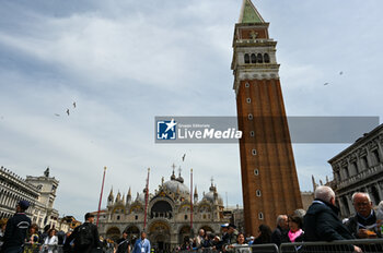 2024-04-28 - Details of Venice awaiting the arrival of Pope Francis - VISIT OF HOLY FATHER POPE FRANCIS TO VENICE. - NEWS - RELIGION