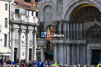 2024-04-28 - Details of Venice awaiting the arrival of Pope Francis - VISIT OF HOLY FATHER POPE FRANCIS TO VENICE. - NEWS - RELIGION