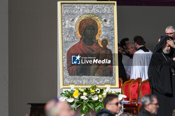2024-04-28 - Details of Icon of Santa Maria della Salute - VISIT OF HOLY FATHER POPE FRANCIS TO VENICE. - NEWS - RELIGION