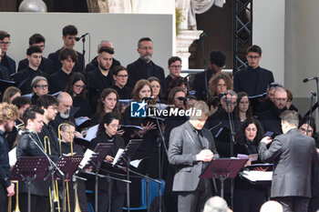 2024-04-28 - The choir of the Holy Mass - VISIT OF HOLY FATHER POPE FRANCIS TO VENICE. - NEWS - RELIGION