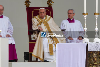 2024-04-28 - Pope Francis speaks during the the celebration of Holy Mass in St. Mark's Square - VISIT OF HOLY FATHER POPE FRANCIS TO VENICE. - NEWS - RELIGION