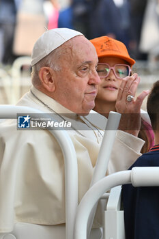 2024-09-25 - Pope Francis during the General Weekly Audience, 25 September 2024 at the Paul VI Audience Hall, Vatican City, Vatican. - POPE FRANCIS GENERAL WEEKLY AUDIENCE - NEWS - RELIGION