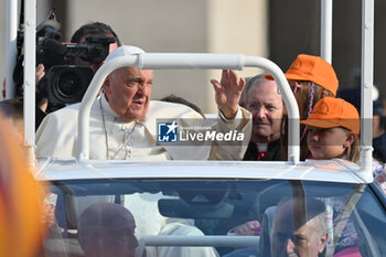 2024-09-25 - Pope Francis during the General Weekly Audience, 25 September 2024 at the Paul VI Audience Hall, Vatican City, Vatican. - POPE FRANCIS GENERAL WEEKLY AUDIENCE - NEWS - RELIGION