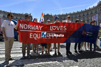 2024-06-15 - People taking part in the annual Pride Parade in the streets of Rome - ROMA PRIDE 2024 - NEWS - SOCIETY