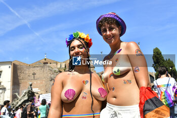 2024-06-15 - People taking part in the annual Pride Parade in the streets of Rome - ROMA PRIDE 2024 - NEWS - SOCIETY