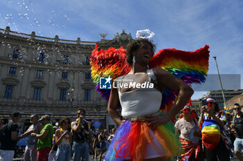 2024-06-15 - People taking part in the annual Pride Parade in the streets of Rome - ROMA PRIDE 2024 - NEWS - SOCIETY