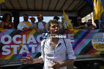 2024-06-15 - Riccardo Magi of +Europa party taking part in the annual Pride Parade in the streets of Rome - ROMA PRIDE 2024 - NEWS - SOCIETY