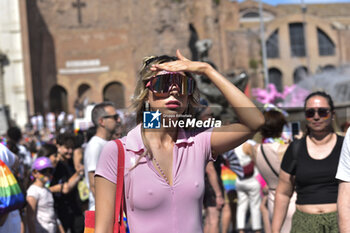 2024-06-15 - People taking part in the annual Pride Parade in the streets of Rome - ROMA PRIDE 2024 - NEWS - SOCIETY