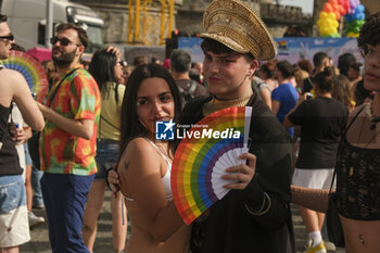 2024-06-29 - Women and men parade through the streets of Naples for Mediterranean Pride of Naples 2024 - NAPOLI PRIDE PARADE - NEWS - SOCIETY