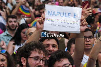 2024-06-29 - Women and men parade through the streets of Naples for Mediterranean Pride of Naples 2024 - NAPOLI PRIDE PARADE - NEWS - SOCIETY