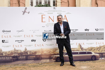 2024-01-08 - Sergio Castellitto during the Photocall of the movie ENEA, at HOTEL DE LA VILLE, Rome, Italy. - PHOTOCALL ENEA UN FILM DI PIETRO CASTELLITTO  - NEWS - VIP