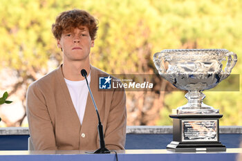 2024-01-31 - Jannik Sinner during the press conference after the victory of Australian Open 2024, 31 January 2024 at the new Federtennis headquarters in Rome. - PRESS CONFERENCE JANNIK SINNER AND ANGELO BINAGHI - NEWS - VIP