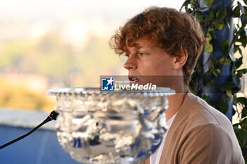 2024-01-31 - Jannik Sinner during the press conference after the victory of Australian Open 2024, 31 January 2024 at the new Federtennis headquarters in Rome. - PRESS CONFERENCE JANNIK SINNER AND ANGELO BINAGHI - NEWS - VIP