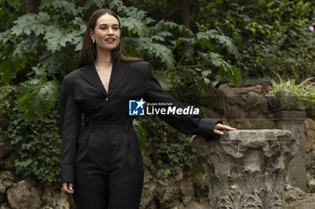 2024-02-05 - Lily James during the Photocall of the movie “Finalmente l’Alba”, 5 February 2024, at garden of Hotel the Russie, Rome Italy - PHOTOCALL OF THE MOVIE “FINALMENTE L’ALBA” - NEWS - VIP