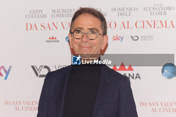 2024-02-14 - Pino Strabioli during the red carpet of the movie Romeo e Giulietta, 14 February 2024 at Cinema The Space, Rome, Italy - RED CARPET MOVIE ROMEO è GIULIETTA - NEWS - VIP