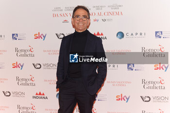 2024-02-14 - Pino Strabioli during the red carpet of the movie Romeo e Giulietta, 14 February 2024 at Cinema The Space, Rome, Italy - RED CARPET MOVIE ROMEO è GIULIETTA - NEWS - VIP