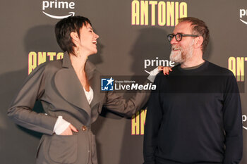 2024-02-29 - Chiara Martegiani and Valerio Mastandrea during the photocall of the Tv Serie Antonia, 29 February 2024 at Cinema Barberini, Rome, Italy - PHOTOCALL TV SERIE ANTONIA - NEWS - VIP