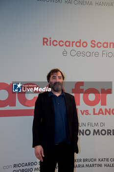 2024-03-13 - Stefano Mordini, the director of the film - PHOTOCALL OF THE FILM 