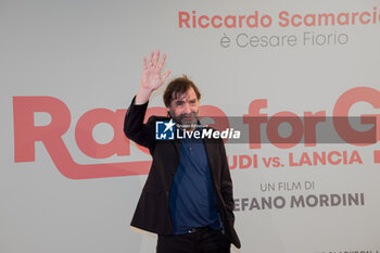 2024-03-13 - Stefano Mordini, director - PHOTOCALL OF THE FILM 