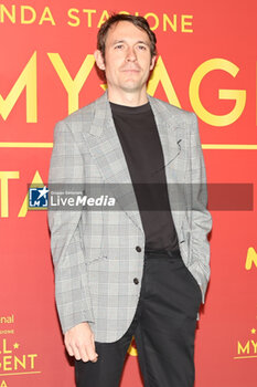 2024-03-14 - Mattia Carzaniga during the Photocall of the tv serie CALL MY AGENT 2, 14 march 2024 at Cinema The Space, Rome, Italy - PHOTOCALL CALL MY AGENT 2 - NEWS - VIP