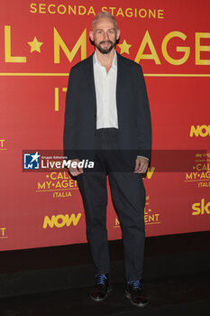 2024-03-14 - Federico Baccomo during the Photocall of the tv serie CALL MY AGENT 2, 14 march 2024 at Cinema The Space, Rome, Italy - PHOTOCALL CALL MY AGENT 2 - NEWS - VIP