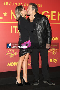 2024-03-14 - Francesca Barra and Claudio Santamaria during the Photocall of the tv serie CALL MY AGENT 2, 14 march 2024 at Cinema The Space, Rome, Italy - PHOTOCALL CALL MY AGENT 2 - NEWS - VIP