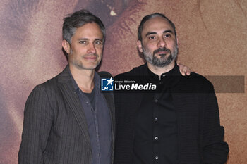 2024-03-20 - GAEL GARCIA BERNAL and PIERO MESSINA during the Photocall of the movie “Another End”, 20 March, 2024 at the Barberini Cinema in Rome, Italy. - PHOTOCALL ANOTHER END - NEWS - VIP