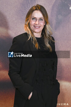 2024-03-20 - Lucia Mascino during the Photocall of the movie “Another End”, 20 March, 2024 at the Barberini Cinema in Rome, Italy. - PHOTOCALL ANOTHER END - NEWS - VIP